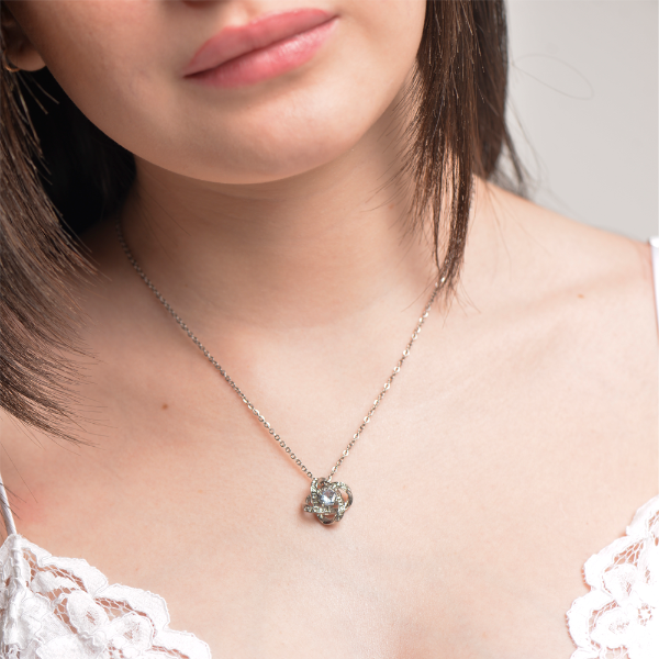 DISEÑO PREMIUM! COLLAR NUDO DE AMOR