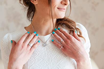 DISEÑO PREMIUM! COLLAR NUDO DE AMOR