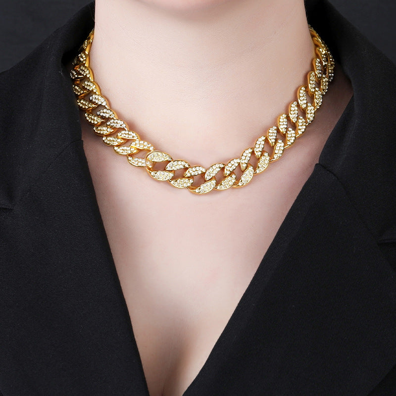 ¡EN TENDENCIA! CADENA CUBANA QUEEN MKT C