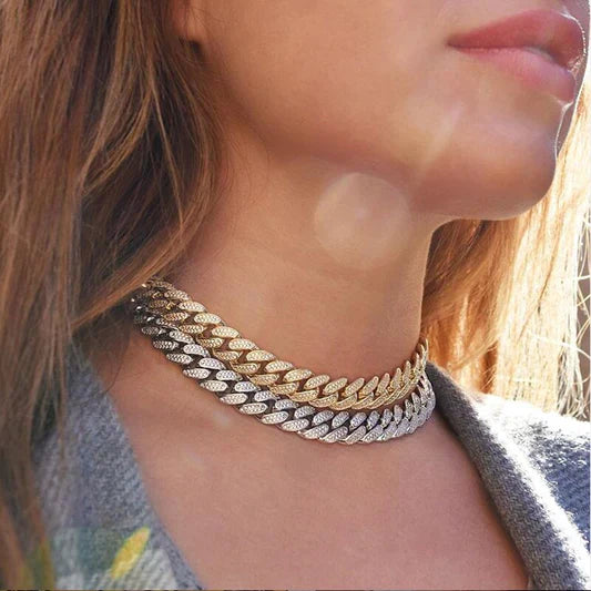 ¡EN TENDENCIA! CADENA CUBANA QUEEN MKT C
