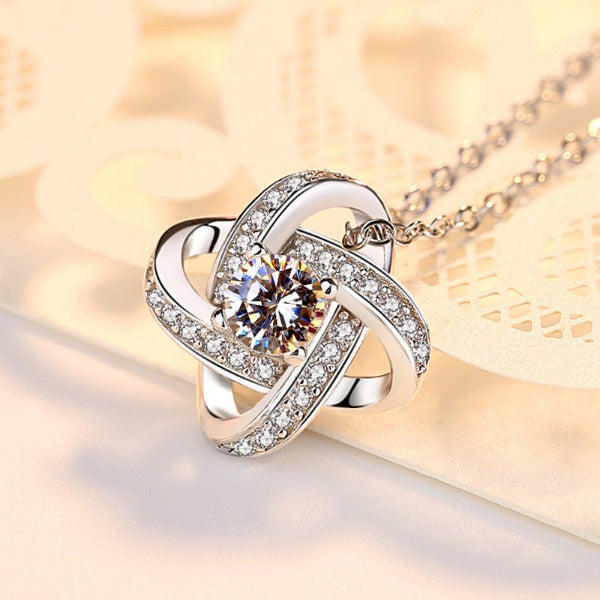 DISEÑO PREMIUM! COLLAR NUDO DE AMOR
